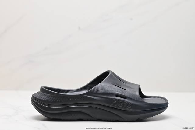 公司级hoka One Ora Recovery Slide 3 运动拖鞋！ 外观时尚大气 鞋底采用耐磨材质 细致做工 彰显品牌魅力 微翘式鞋头设计，响应灵活
