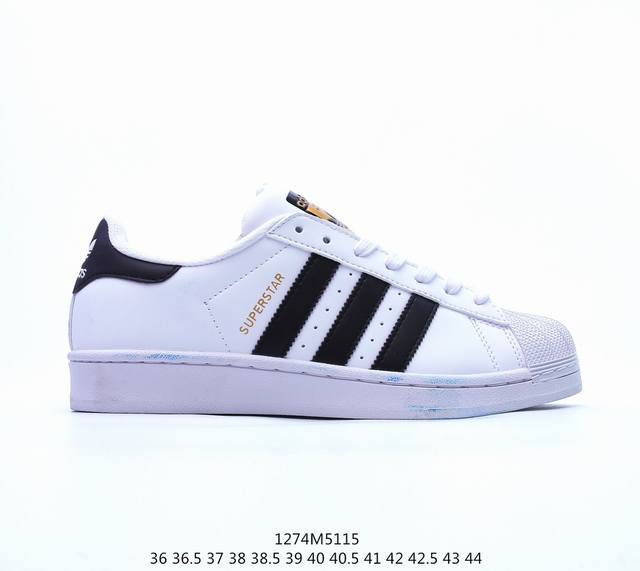 Adidas Originalssuperstar经典贝壳头低帮复古板鞋 男女同款黑白金标。 型号：C77124 Size :35 36 36.5 37 38