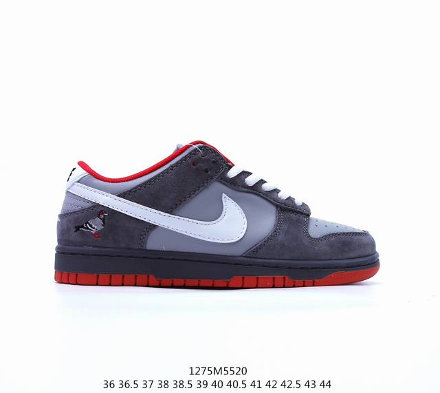 耐克nike Sb Dunk Low Pro 复古低帮休闲运动滑板板鞋。采用脚感柔软舒适zoomair气垫，有效吸收滑板等极限运动在落地时带来的冲击力，为街头运