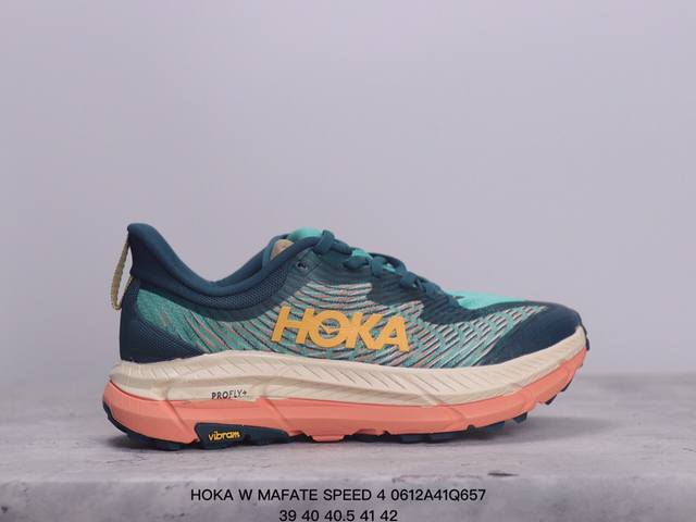 Hoka W Mafate Speed 4 全新配色 品牌来自于新西兰的毛利语，Hoka表示大地，One One表示飞越，连起来就是飞越地平线，Hoka在超厚中