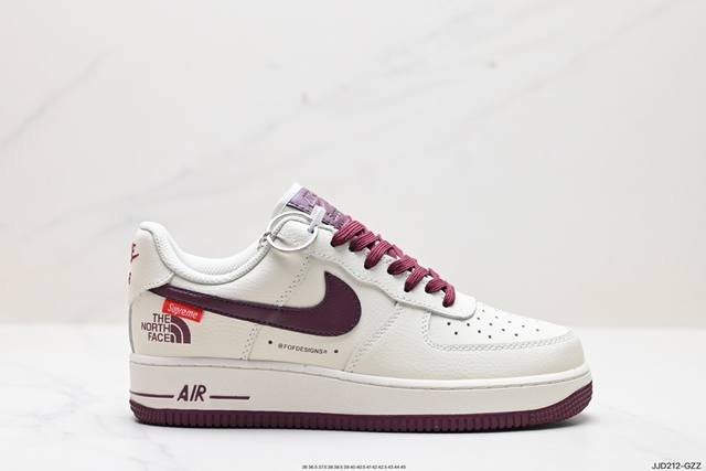 公司级耐克nike Air Force 1 Low 空军一号低帮百搭休闲运动板鞋。柔软、弹性十足的缓震性能和出色的中底设计，横跨复古与现代的外型结合，造就出风靡