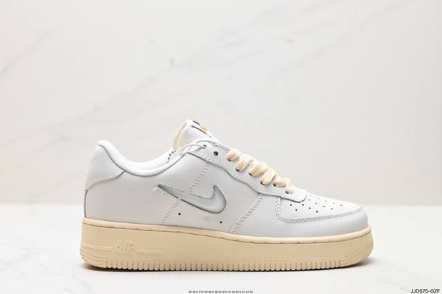 公司级nike Wmns Air Force 1 Shadow 马卡龙军空一号轻增量高低帮搭百板鞋。为典经设计注玩入味元素。 分层构结、大加中及底双重品牌标志，