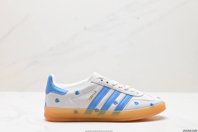 公司级阿迪达斯adidas Originals Gazelle Indoor 三叶草复古防滑耐磨低帮板鞋 鞋款采用柔软的绒面革和耐用的皮革衬里融合在橡胶外底上！