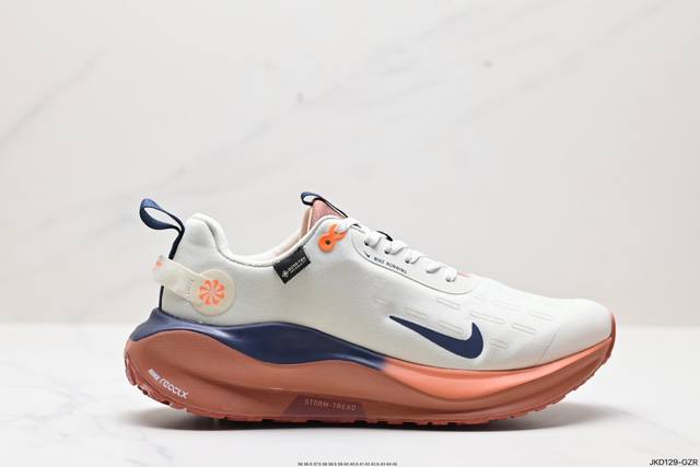 公司级nike Zoom React Infinity Rn 4 Gtx马拉松机能风格运动鞋 实拍首发 #鞋款搭载柔软泡绵，在运动中为你塑就缓震脚感。设计灵感源