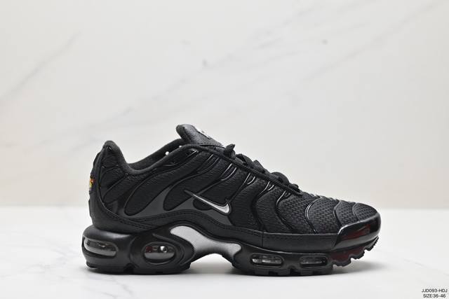 真标耐克nike Air Maxplus Drift休闲气垫缓震跑步运动鞋 造型超讨喜！鞋面以帆布和织物材质包裹，保证了轻薄透气，更适合夏季穿着。鞋侧 鱼骨 形