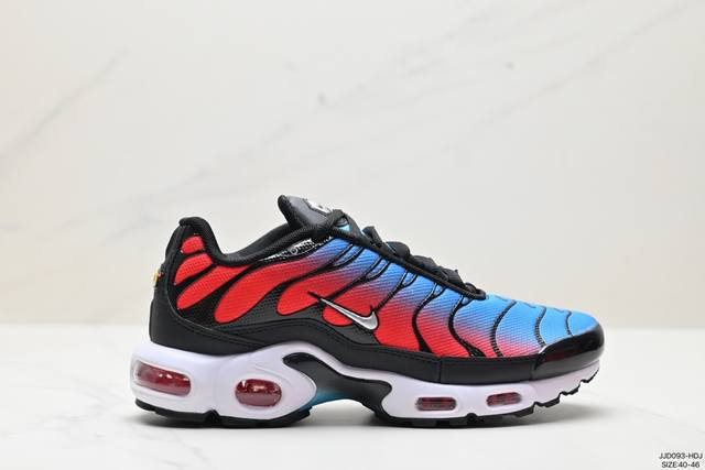 真标耐克nike Air Maxplus Drift休闲气垫缓震跑步运动鞋 造型超讨喜！鞋面以帆布和织物材质包裹，保证了轻薄透气，更适合夏季穿着。鞋侧 鱼骨 形