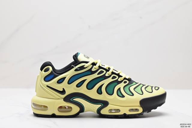 公司级耐克nike Air Maxplus Drift休闲气垫缓震跑步运动鞋 造型超讨喜！鞋面以帆布和织物材质包裹，保证了轻薄透气，更适合夏季穿着。鞋侧 鱼骨