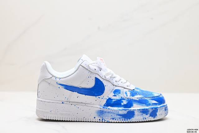 公司级耐克nike Air Force 1 Low 偷心现场 空军一号低帮百搭休闲运动板鞋。柔软、弹性十足的缓震性能和出色的中底设计，横跨复古与现代的外型结合，