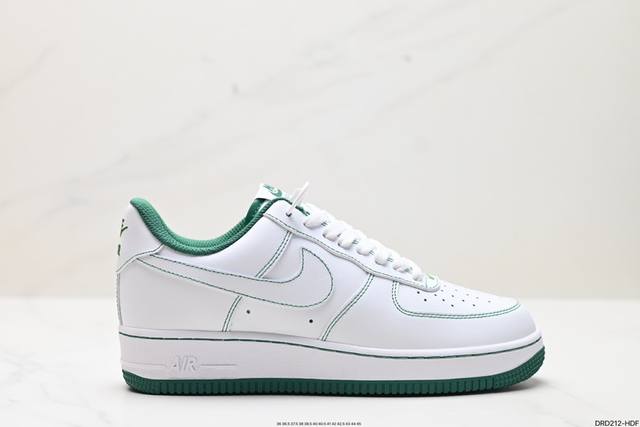 真标耐克nike Air Force 1 Low 空军一号低帮百搭休闲运动板鞋。柔软、弹性十足的缓震性能和出色的中底设计，横跨复古与现代的外型结合，造就出风靡全