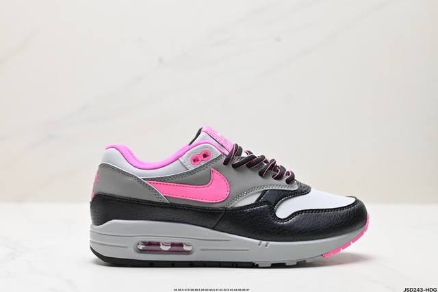 公司级nike Air Max 1 Air Max 气垫 全新配色 鞋身材质均选择皮革 织物 多种材质覆盖，保证质感的前提下，层次感也相当不错。细节方面，除了鞋