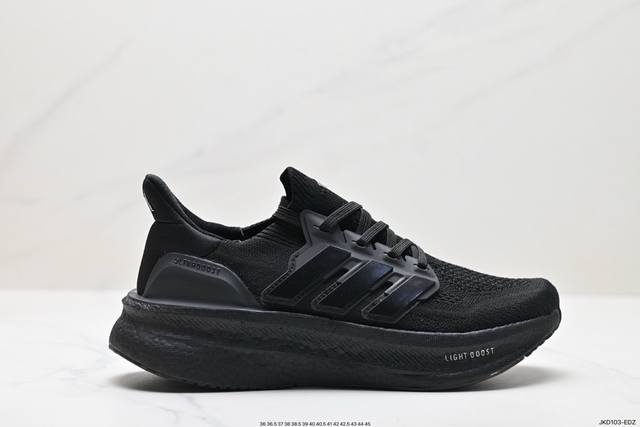 公司级阿迪达斯adidas Ultraboost Light 全掌爆米花休闲运动跑鞋。采用网材搭配反光皮革鞋面，配上stretchweb网格外底和boost中底