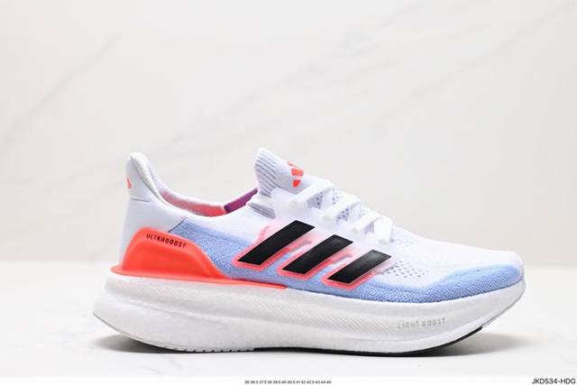 公司级阿迪达斯adidas Ultraboost Light 全掌爆米花休闲运动跑鞋。采用网材搭配反光皮革鞋面，配上stretchweb网格外底和boost中底