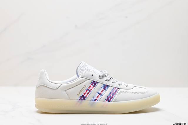 公司级adidas Originals Gazelle Indoor 三叶草休闲防滑耐磨低帮板鞋 鞋头出色设计 塑就出众贴合感 稳固的后跟贴合足部曲线设计 软弹