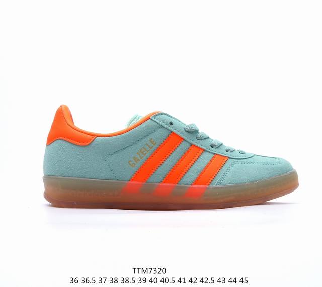 公司级阿迪达斯adidas Originals Gazelle Indoor 三叶草复古防滑耐磨低帮板鞋 鞋款采用柔软的绒面革和耐用的皮革衬里融合在橡胶外底上！