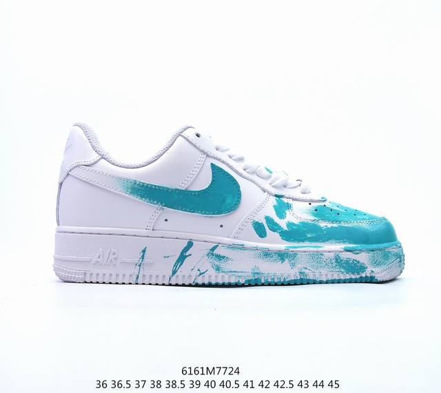 耐克nike Air Force 1 Low 空军一号低帮百搭休闲运动板鞋。柔软、弹性十足的缓震性能和出色的中底设计，横跨复古与现代的外型结合，造就出风靡全球三