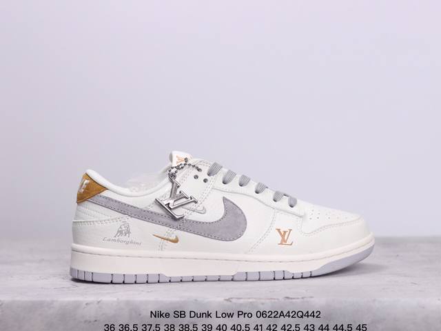 耐克nike Sb Dunk Low Pro 复古低帮 真标 休闲运动滑板板鞋。采用脚感柔软舒适zoomair气垫，有效吸收滑板等极限运动在落地时带来的冲击力，