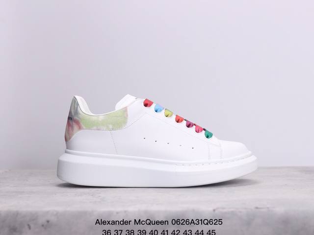 Alexander Mcqueen 亚历山大麦昆 原装数据原楦原纸版开发版型,采用进口丝绸哑光感小牛皮鞋面材质，搭配软糯小牛真皮内里，内外超软小牛皮贴附灌注式p