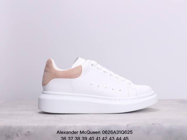 Alexander Mcqueen 亚历山大麦昆 原装数据原楦原纸版开发版型,采用进口丝绸哑光感小牛皮鞋面材质，搭配软糯小牛真皮内里，内外超软小牛皮贴附灌注式p