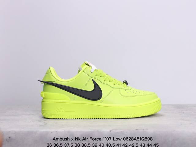 公司级ambush X Nk Air Force 1‘07 Low ”Phantom“ 联名款 空军一号低帮休闲板鞋 #鞋款鞋身以及内衬均采用了纯色皮革打造，标