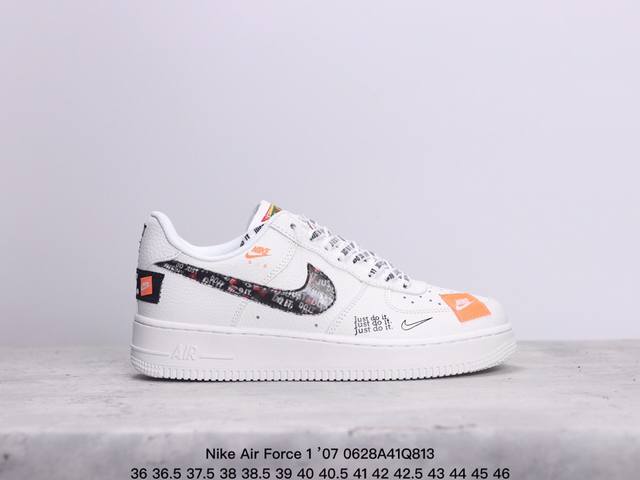 公司级耐克 Nike Air Force 1 ’07 空军一号低帮百搭休闲运动板鞋。柔软、弹性十足的缓震性能和出色的中底设计，横跨复古与现代的外型结合，造就出风