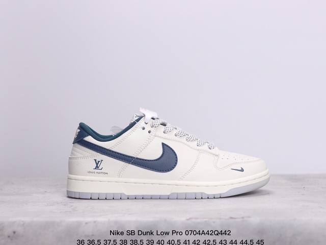 耐克nike Sb Dunk Low Pro 复古低帮 真标 休闲运动滑板板鞋。采用脚感柔软舒适zoomair气垫，有效吸收滑板等极限运动在落地时带来的冲击力，