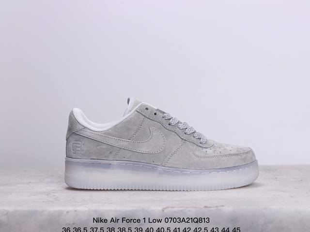 公司级耐克nike Air Force 1 Low 空军一号低帮百搭休闲运动板鞋。柔软、弹性十足的缓震性能和出色的中底设计，横跨复古与现代的外型结合，造就出风靡