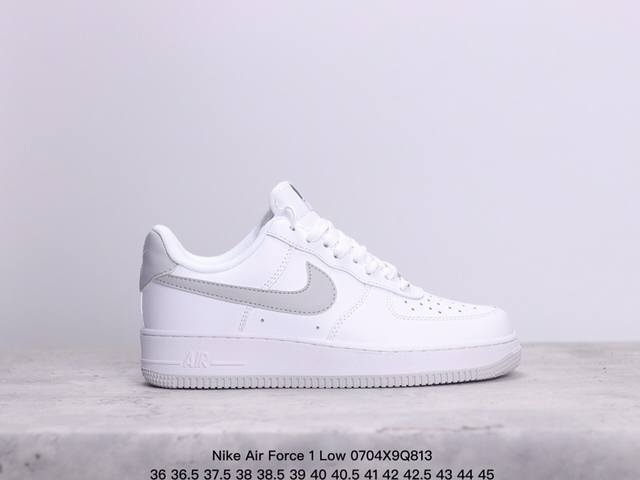 真标耐克nike Air Force 1 Low 空军一号低帮百搭休闲运动板鞋。柔软、弹性十足的缓震性能和出色的中底设计，横跨复古与现代的外型结合，造就出风靡全