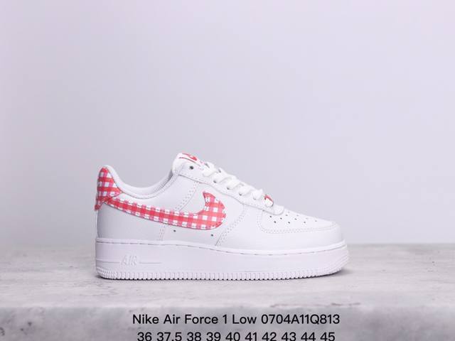 公司级耐克nike Air Force 1 Low 空军一号低帮百搭休闲运动板鞋。柔软、弹性十足的缓震性能和出色的中底设计，横跨复古与现代的外型结合，造就出风靡