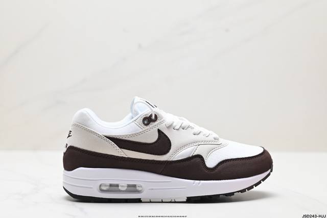 公司级nike Air Max 1 Air Max 气垫 全新配色 鞋身材质均选择皮革 织物 多种材质覆盖，保证质感的前提下，层次感也相当不错。细节方面，除了鞋