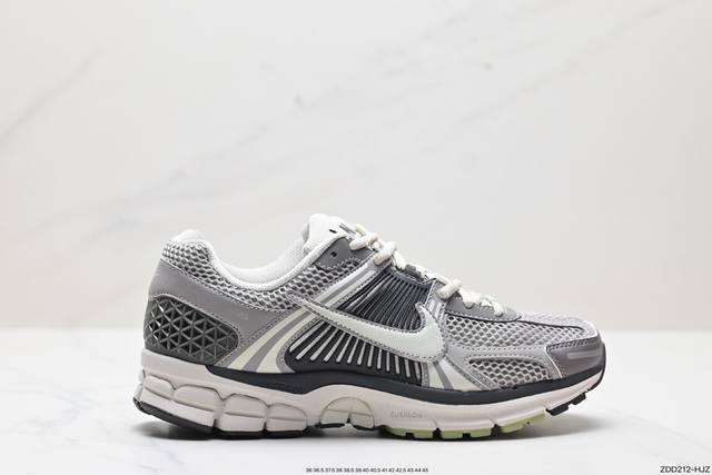 公司级耐克nike Zoom Vomero 5 马拉松复古跑五代休闲运动慢跑鞋 采用环保纤维革饰片组合网眼布鞋面材质 升级正确后跟tpu加固 耐弯折热塑框架支撑