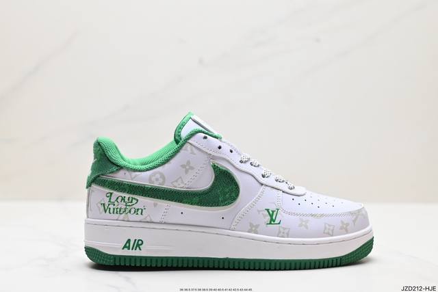 真标耐克nike Air Force 1'07 空军一号低帮百搭休闲运动板鞋。柔软、弹性十足的缓震性能和出色的中底设计，横跨复古与现代的外型结合，造就出风靡全球