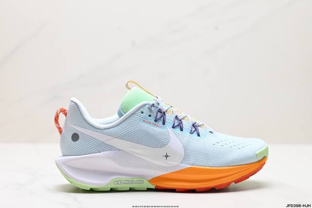 公司级nike Reactx Pegasus Trail 5 Next Nature 越野跑步鞋 登月兼顾迅疾外观和稳固脚感 后跟覆面和中足动态支撑巧妙融合 缔