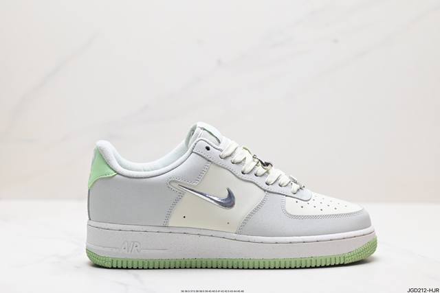 公司级nike Air Force 1 Low 原楦头原纸板 打造纯正低帮空军版型 专注外贸渠道 全掌内置蜂窝气垫 原盒配件 原厂中底钢印、拉帮完美 官方货号: