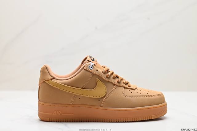 真标耐克nike Air Force 1'07 Wb 空军一号低帮百搭休闲运动板鞋。柔软、弹性十足的缓震性能和出色的中底设计，横跨复古与现代的外型结合，造就出风