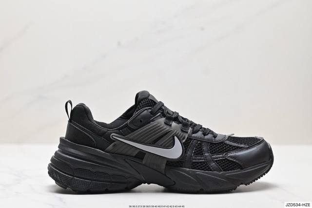 公司级耐克nike V2K Run跑步鞋复古风潮 网面透气运动鞋 灰银紧致的鞋面材质提供良好的包裹性鞋侧 Swoosh以及鞋头部分搭配增添不少亮点的镀铬细节鞋垫