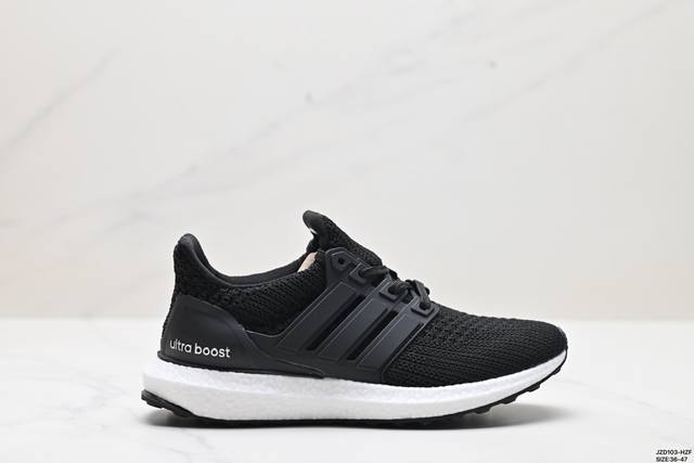 真标阿迪达斯adidas Ultraboost全掌爆米花休闲运动跑鞋 采用网材搭配反光皮革鞋面 配上stretchweb网格外底和boost中底 货号:Bb61