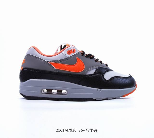 Nike Air Max 1 Air Max 气垫 全新配色 鞋身材质均选择皮革 织物 多种材质覆盖，保证质感的前提下，层次感也相当不错。细节方面，除了鞋舌的雪