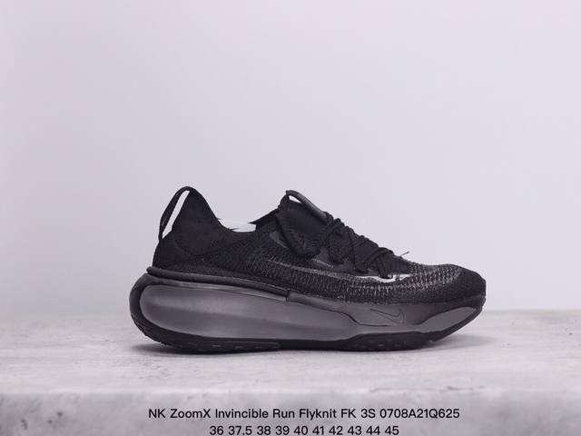 真标nk Zoomx Invincible Run Flyknit Fk 3S 不可战胜3代系列轻量飞织低帮休闲运动慢跑鞋 此鞋专为短跑运动员而生，是为 5 至