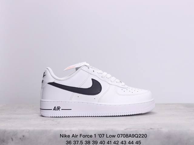 耐克 Nike Air Force 1 '07 Low 空军一号低帮，柔软、弹性十足的缓震性能和出色的中底设计，横跨复古与现代的外型结合，造就出风靡全球三十多年