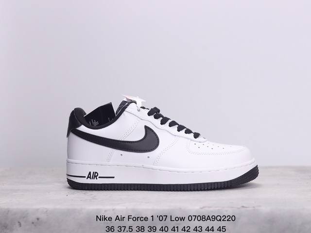 耐克 Nike Air Force 1 '07 Low 空军一号低帮，柔软、弹性十足的缓震性能和出色的中底设计，横跨复古与现代的外型结合，造就出风靡全球三十多年