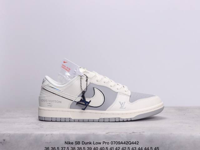 耐克nike Sb Dunk Low Pro 复古低帮 真标 休闲运动滑板板鞋。采用脚感柔软舒适zoomair气垫，有效吸收滑板等极限运动在落地时带来的冲击力，