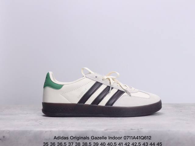 真标阿迪达斯adidas Originals Gazelle Indoor 三叶草复古防滑耐磨低帮板鞋 Hq8717 鞋款采用柔软的绒面革和耐用的皮革衬里融合在