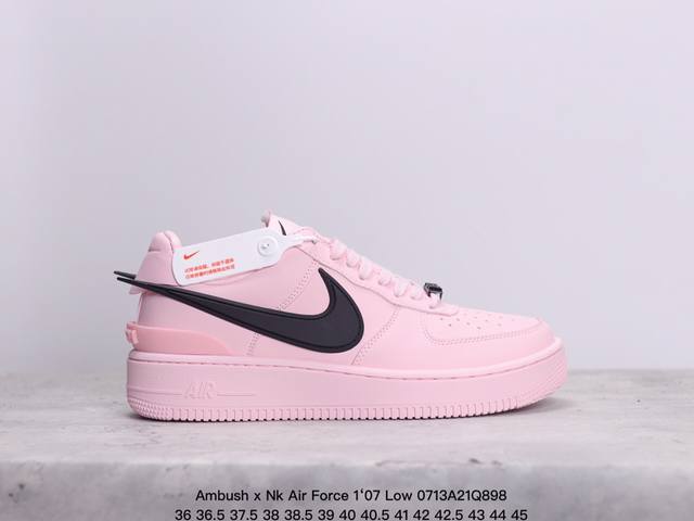 真标ambush X Nk Air Force 1‘07 Low ”Phantom“ 联名款 空军一号低帮休闲板鞋 #鞋款鞋身以及内衬均采用了纯色皮革打造，标志