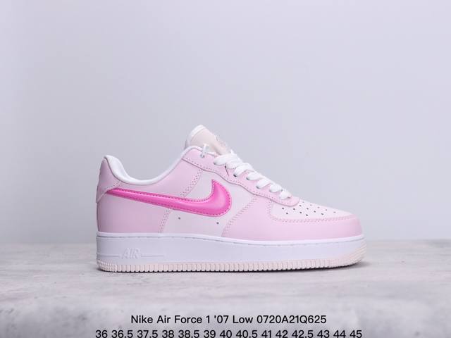 耐克 Nike Air Force 1 '07 Low 空军一号含气垫 低帮百搭厚底增高休闲运动板鞋。柔软、弹性十足的缓震性能和出色的中底设计，横跨复古与现代的