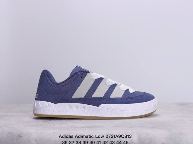 真标adidas Adimatic Low 马蒂奇系列低帮 复古鲨鱼面包鞋运动休闲滑板板鞋 整个鞋面由色彩艳丽的麂皮制成 搭配品牌标志性大尺寸三条纹 Logo