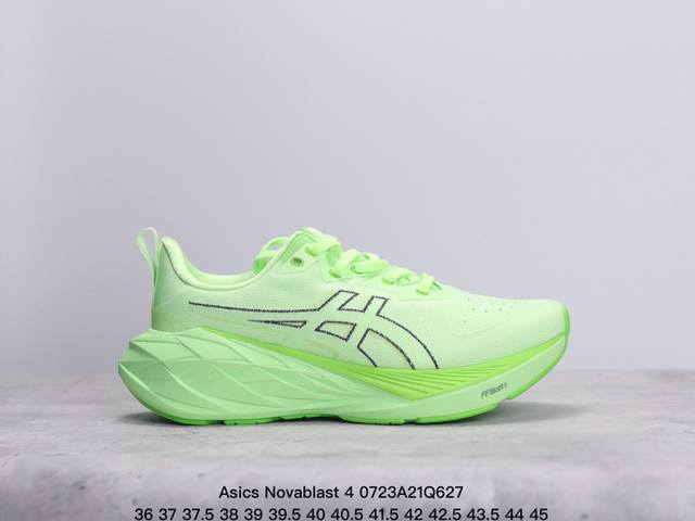 Asics Novablast 4 轻量跑鞋 Asics 亚瑟士 是日本实业家鬼家喜八郎创立的跑鞋运动品牌，名字想法源自著名的拉丁谚语“Animasana In