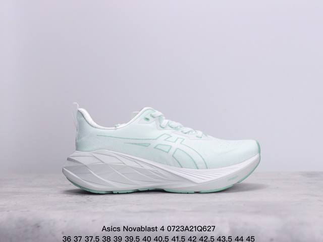 Asics Novablast 4 轻量跑鞋 Asics 亚瑟士 是日本实业家鬼家喜八郎创立的跑鞋运动品牌，名字想法源自著名的拉丁谚语“Animasana In