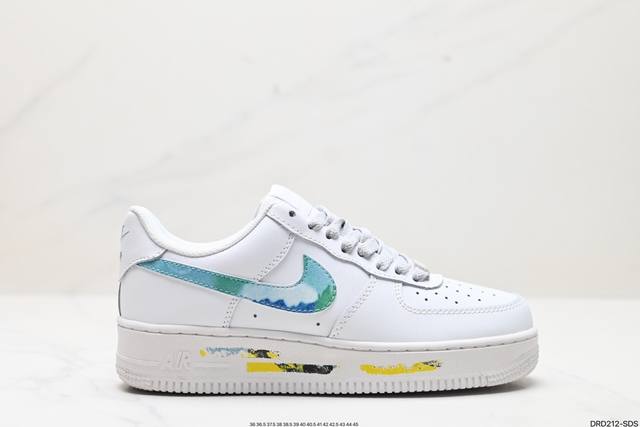 真标nike Air Force 1 Valentine'S Day 空军一号低帮百搭休闲运动板鞋。柔软、弹性十足的缓震性能和出色的中底设计，横跨复古与现代的外