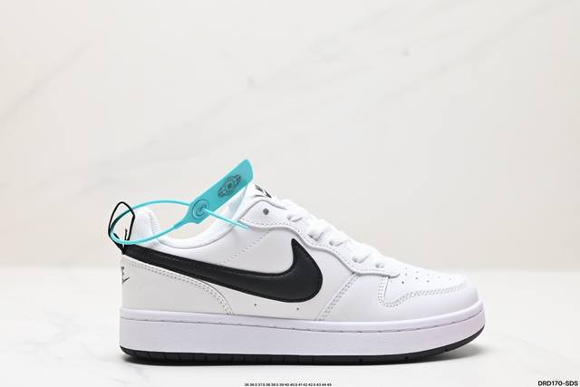 真标耐克 Nike Court Borough Low 2低帮百搭透气休闲运动板鞋，经典耐用的设计，兼顾舒适脚感和出众风范，演绎匠心之作。结构性的支撑贴合感结合