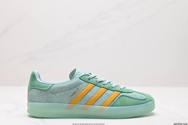 公司级adidas Originals Gazelle Indoor 三叶草休闲防滑耐磨低帮板鞋 鞋头出色设计 塑就出众贴合感 稳固的后跟贴合足部曲线设计 软弹